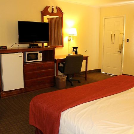 Lake View Inn & Suites Killen Eksteriør bilde