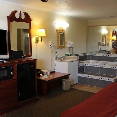 Lake View Inn & Suites Killen Eksteriør bilde