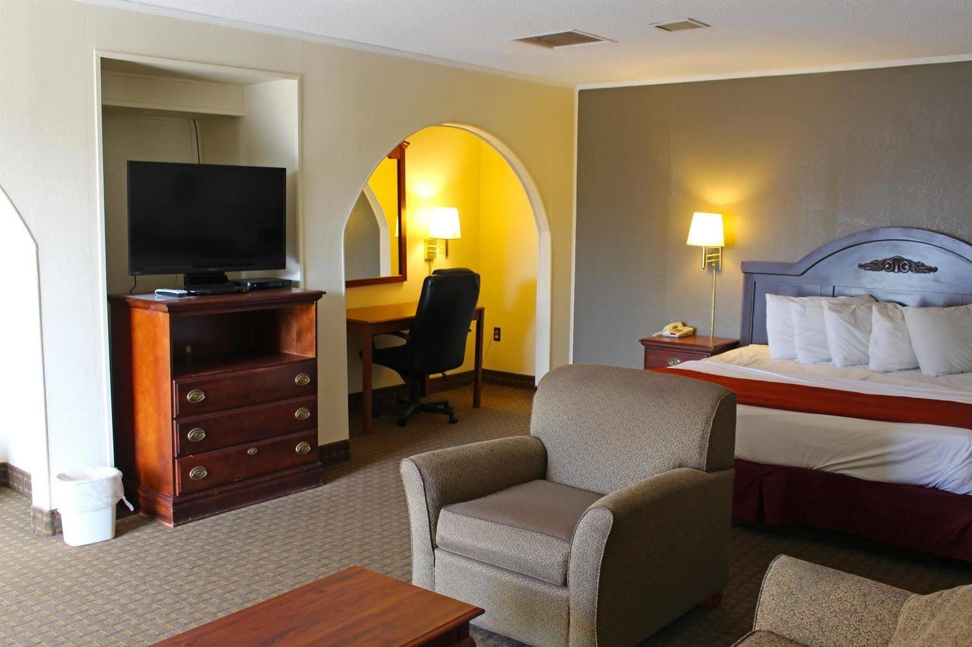 Lake View Inn & Suites Killen Eksteriør bilde